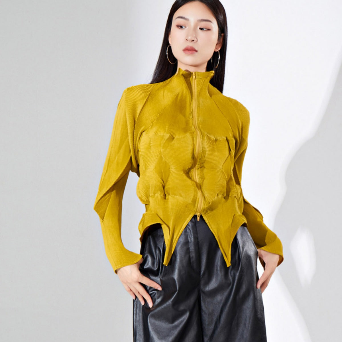 Women's high-end spring style irregular pleated long sleeved zipper versatile pleated top with jacket