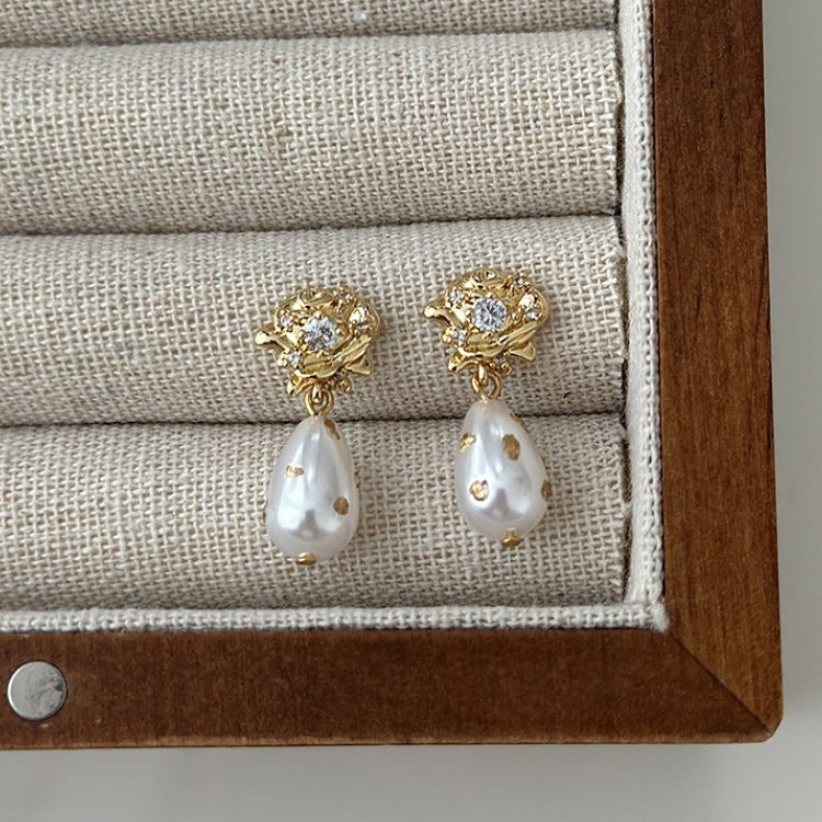 French Royal Style Rose Pearl Earrings Retro Affordable Luxury